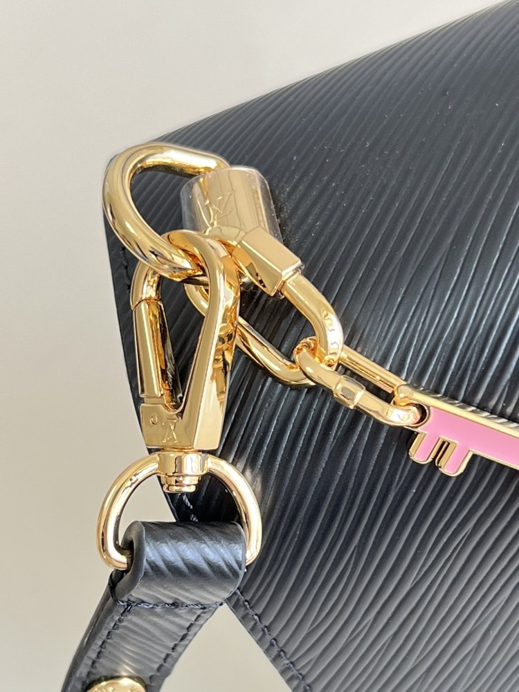 Louis Vuitton Twist MM M50282 Mirror boutique