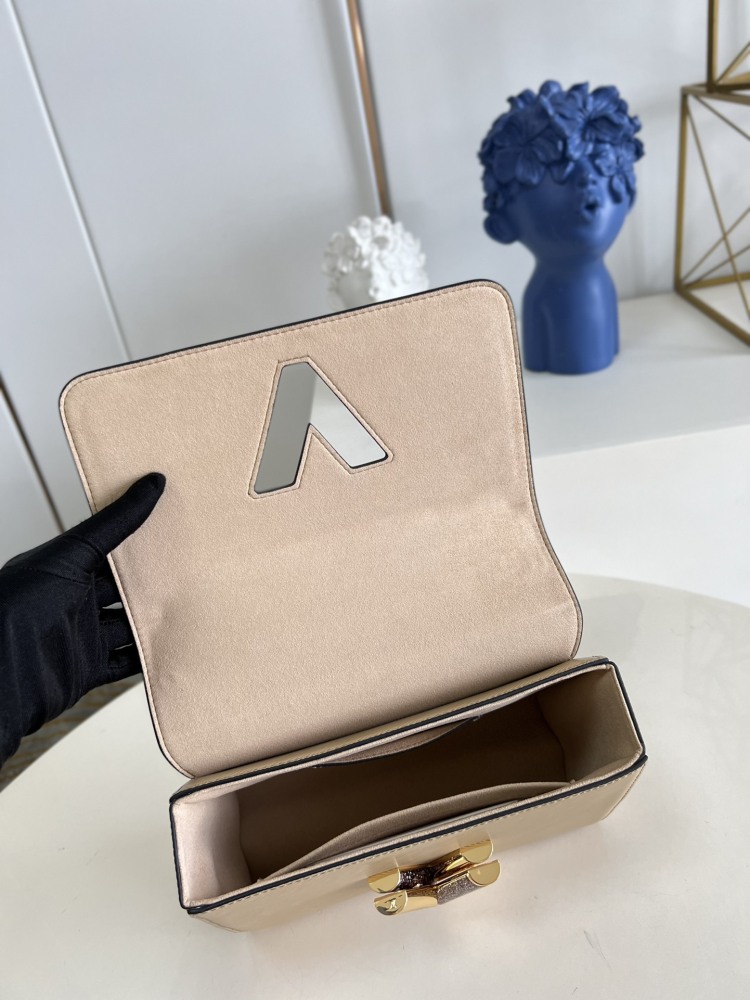 Louis Vuitton Twist MM M59033 Mirror boutique