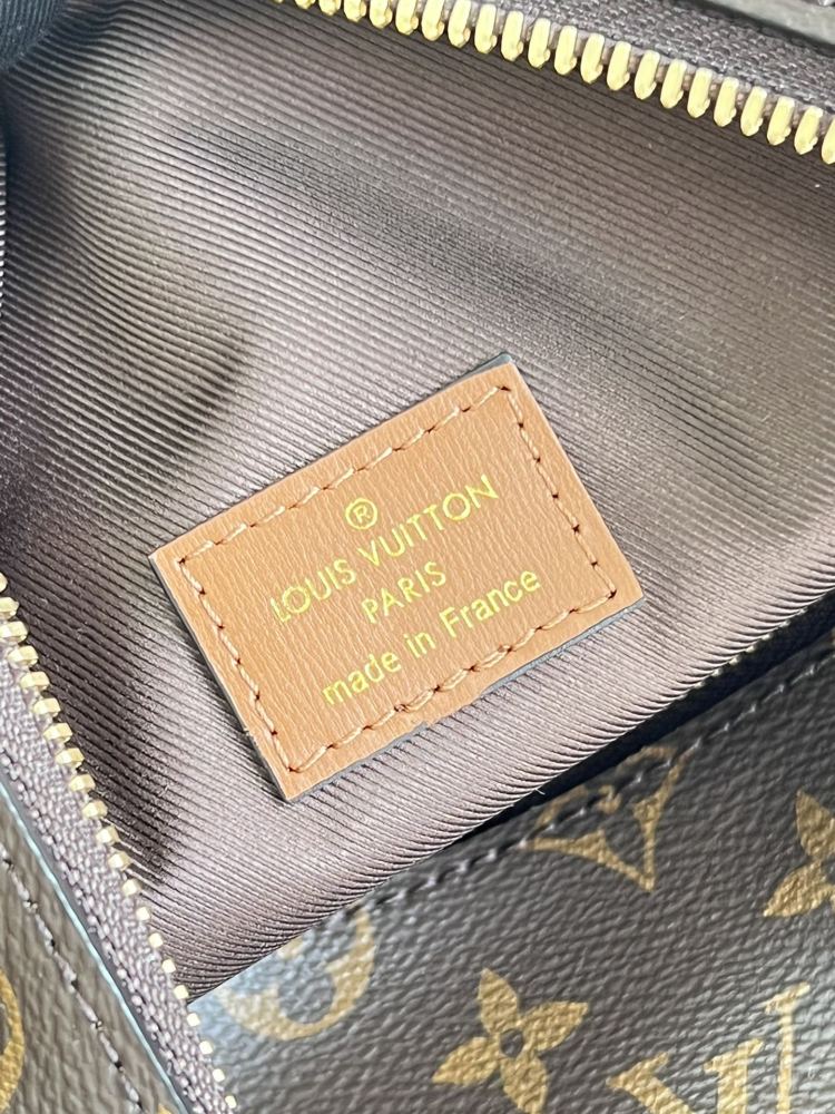 Louis Vuitton Loop M46311 mirror boutique