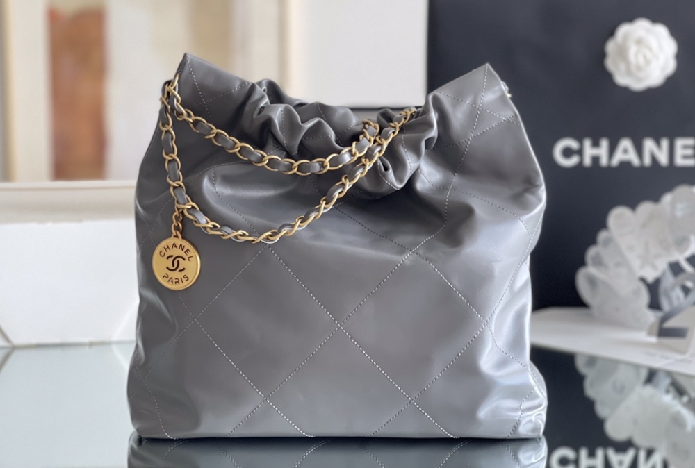 Chanel 22P BACKPACK PM mirror boutique