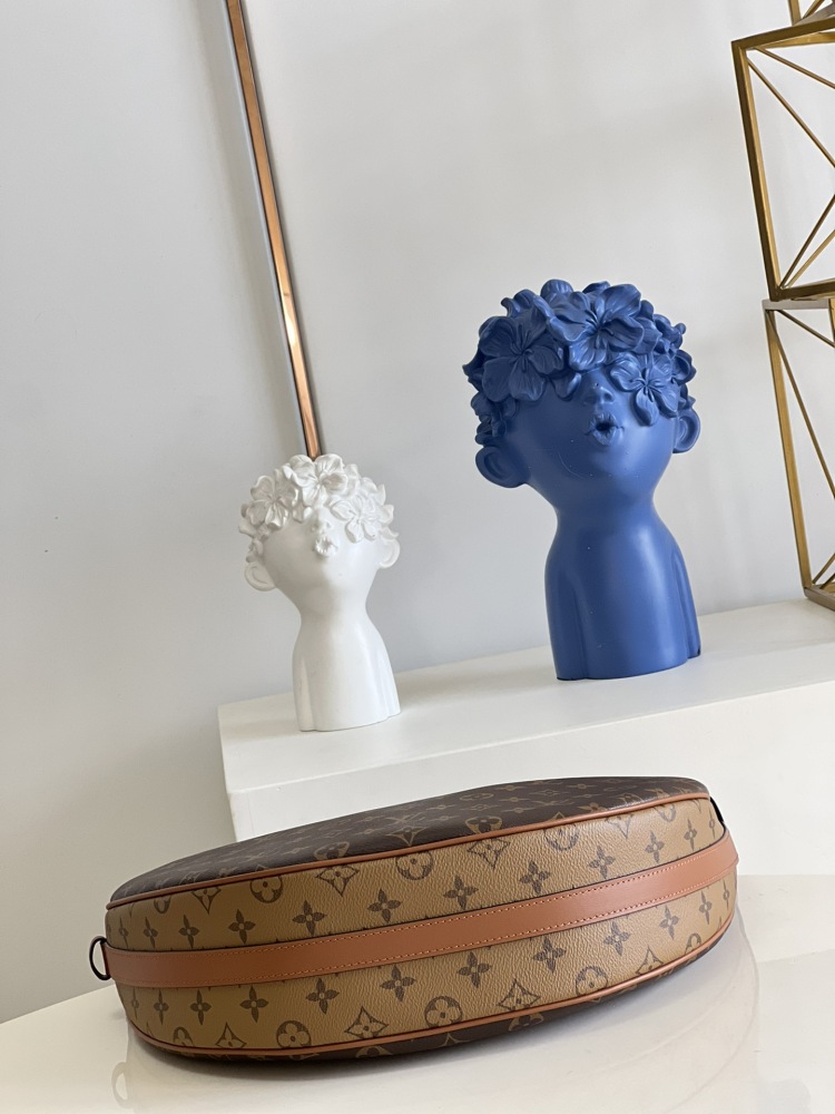 Louis Vuitton Loop M46311 mirror boutique