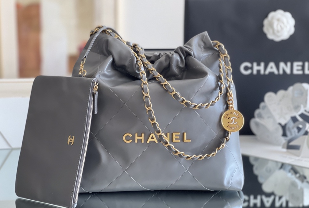 Chanel 22P BACKPACK PM mirror boutique