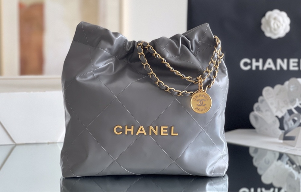 Chanel 22P BACKPACK PM mirror boutique