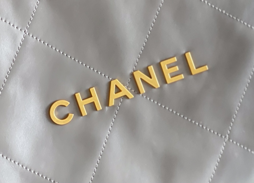 Chanel 22P BACKPACK PM mirror boutique