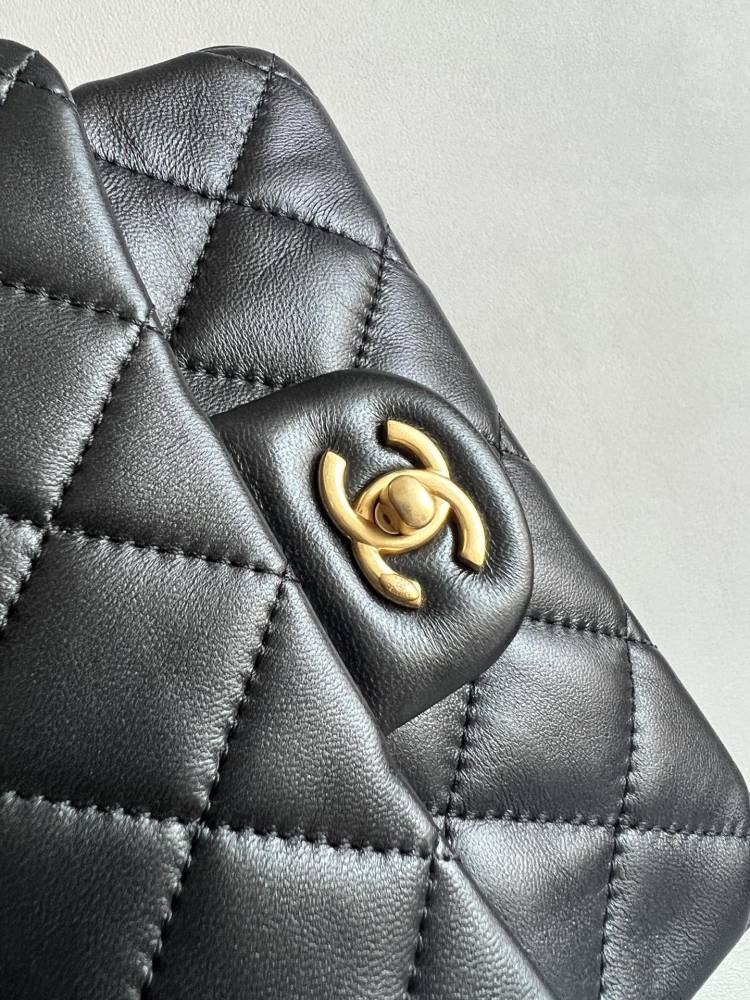Chanel 22B GR Heart Pendant CF MM Genuine level（99%）