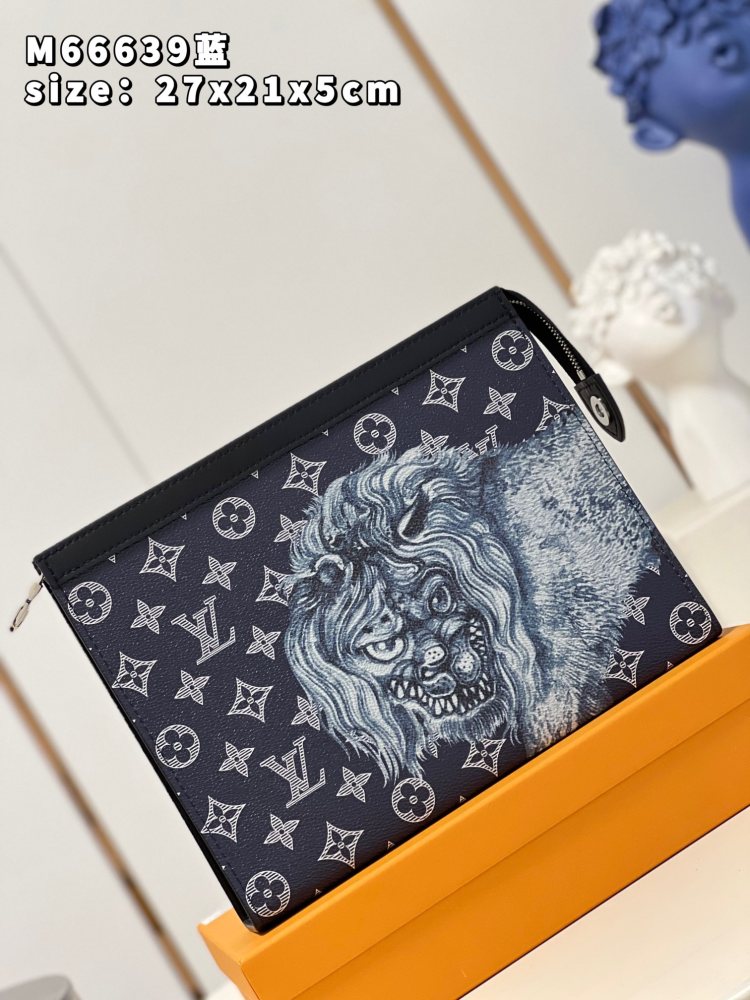 Louis Vuitton Pochette Voyage M66929 mirror boutique