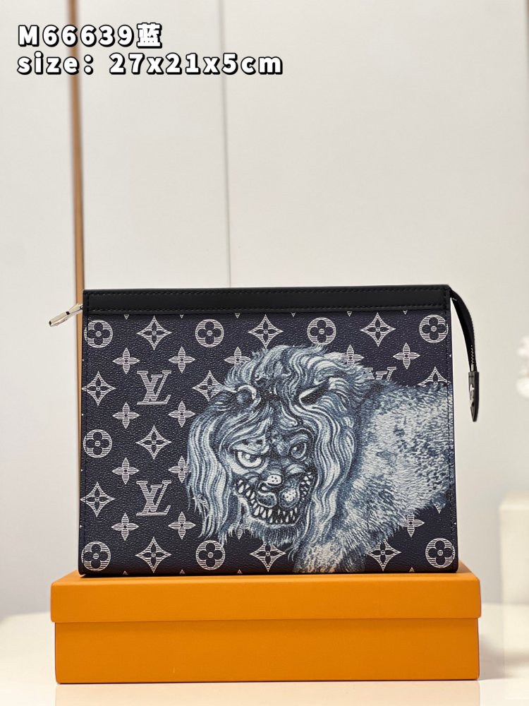Louis Vuitton Pochette Voyage M66929 mirror boutique