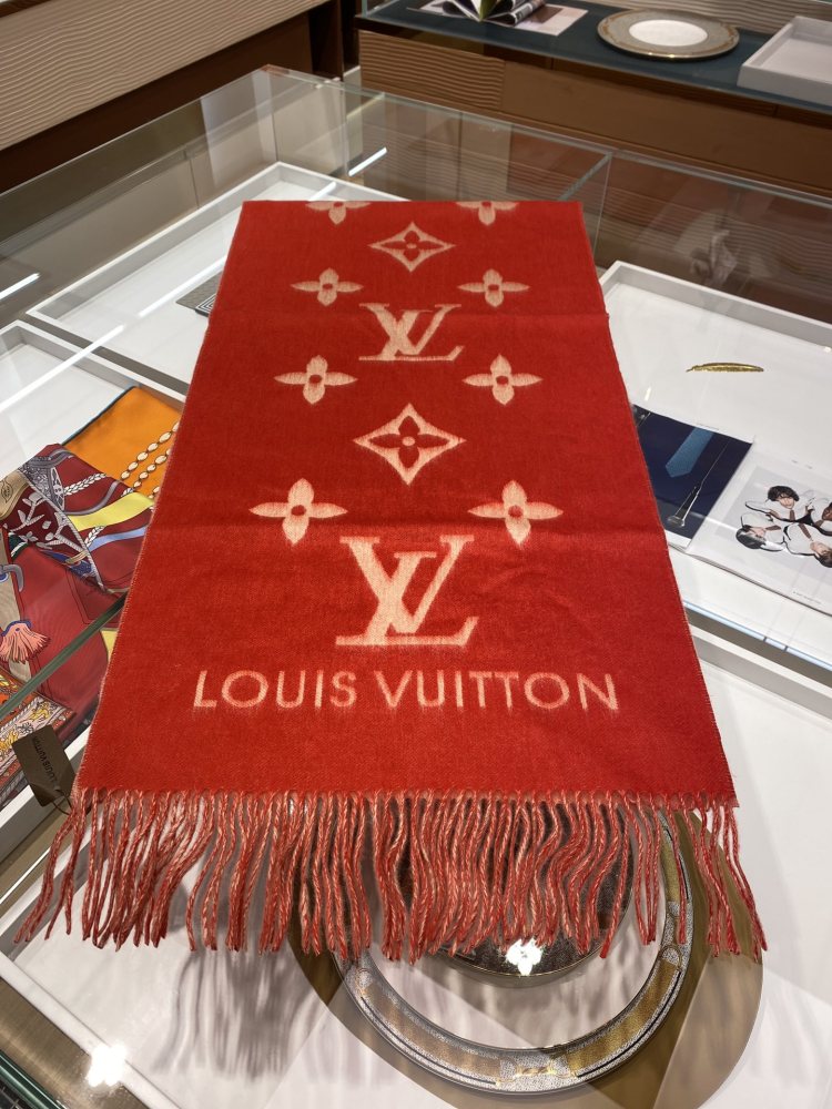 Louis Vuitton scarf