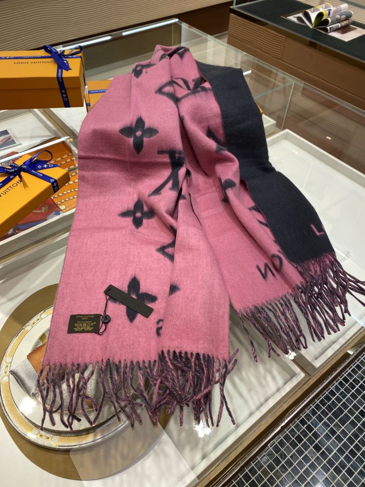 Louis Vuitton scarf