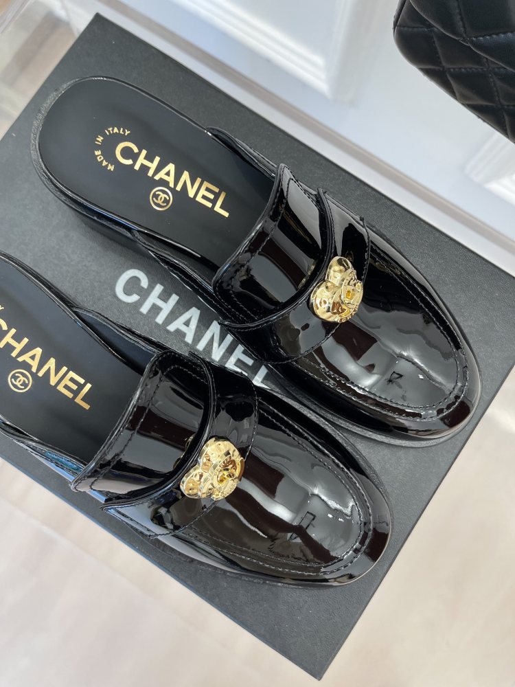 Chanel 23C new rhombus pattern chunky heel loafers slippers