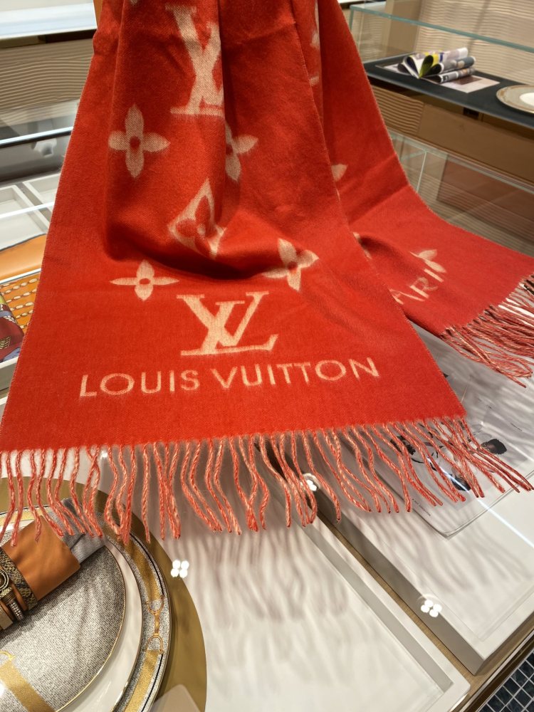 Louis Vuitton scarf