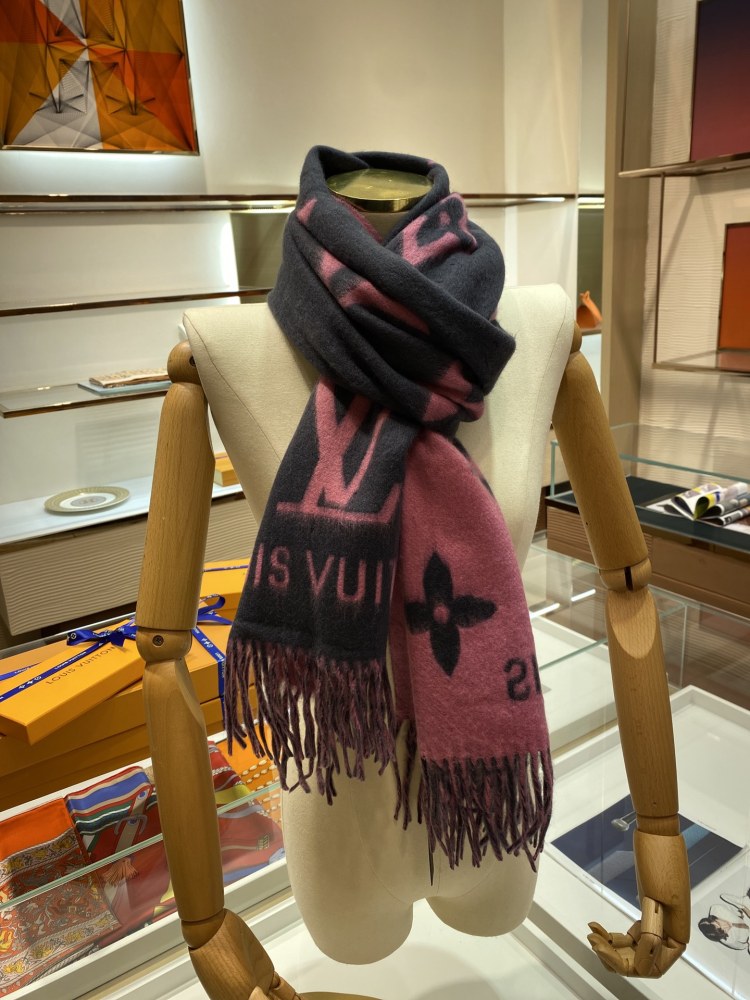 Louis Vuitton scarf