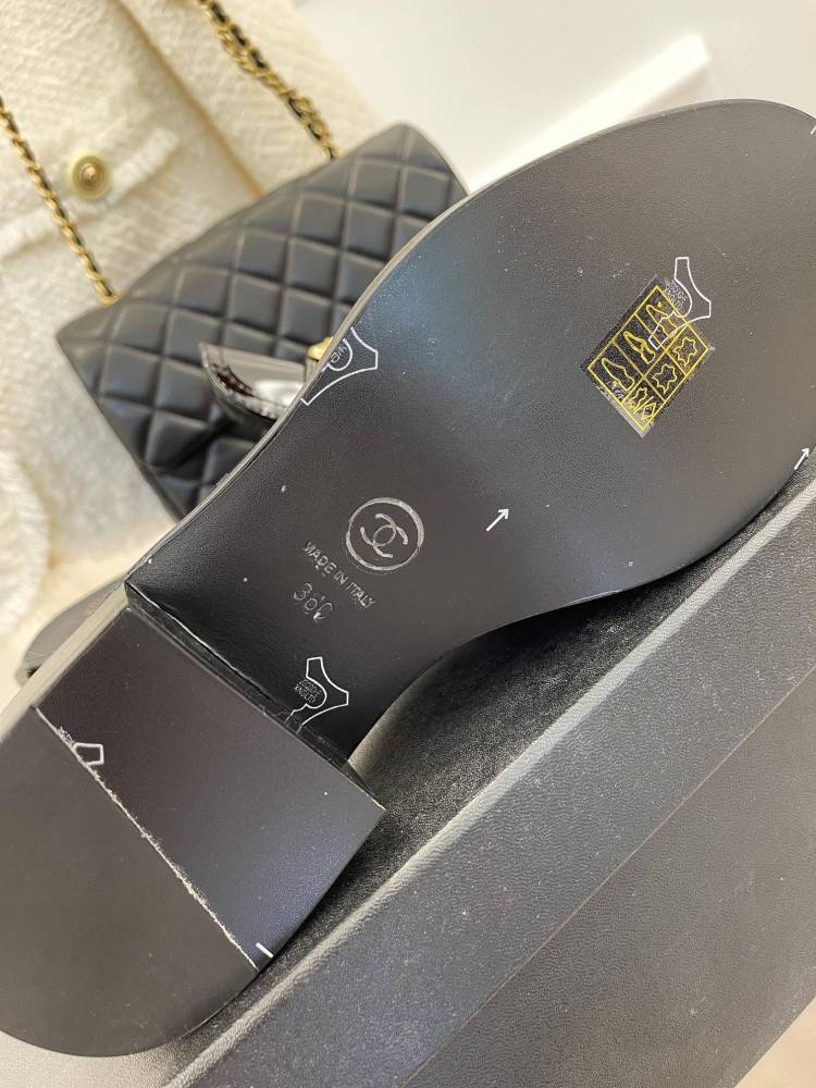Chanel 23C new rhombus pattern chunky heel loafers slippers