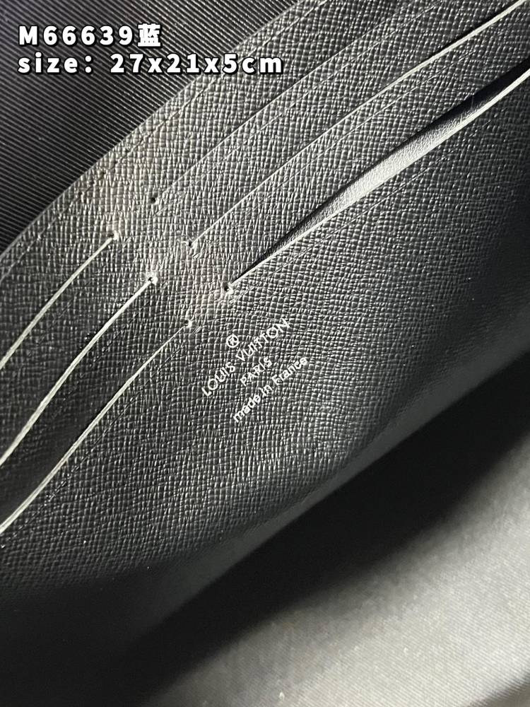 Louis Vuitton Pochette Voyage M66929 mirror boutique