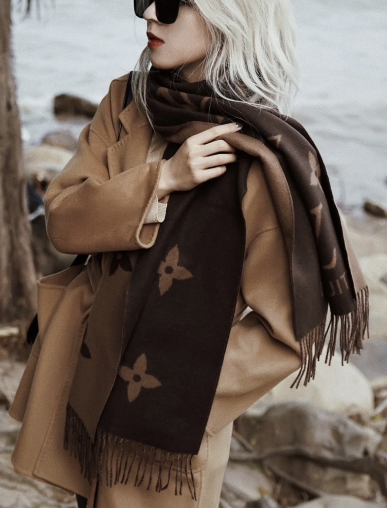 Louis Vuitton scarf