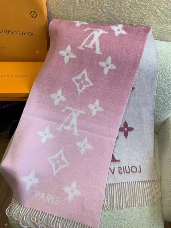 Louis Vuitton scarf