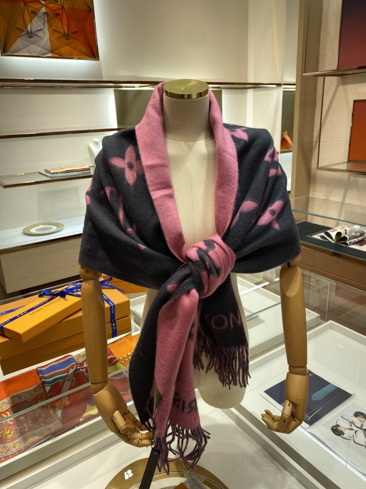 Louis Vuitton scarf