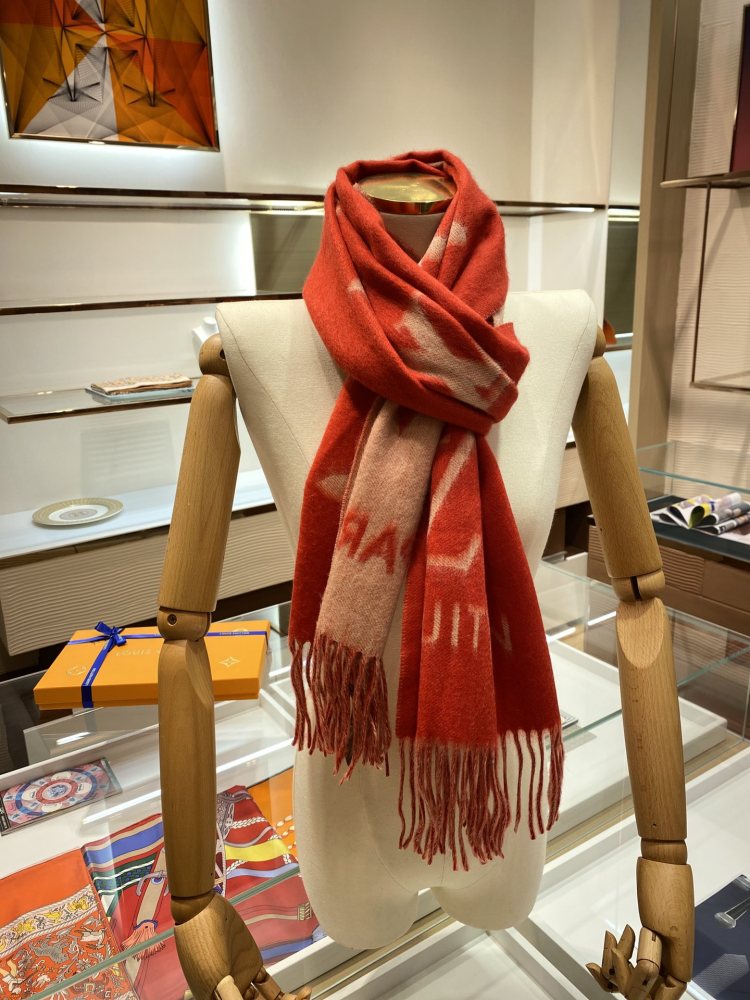 Louis Vuitton scarf