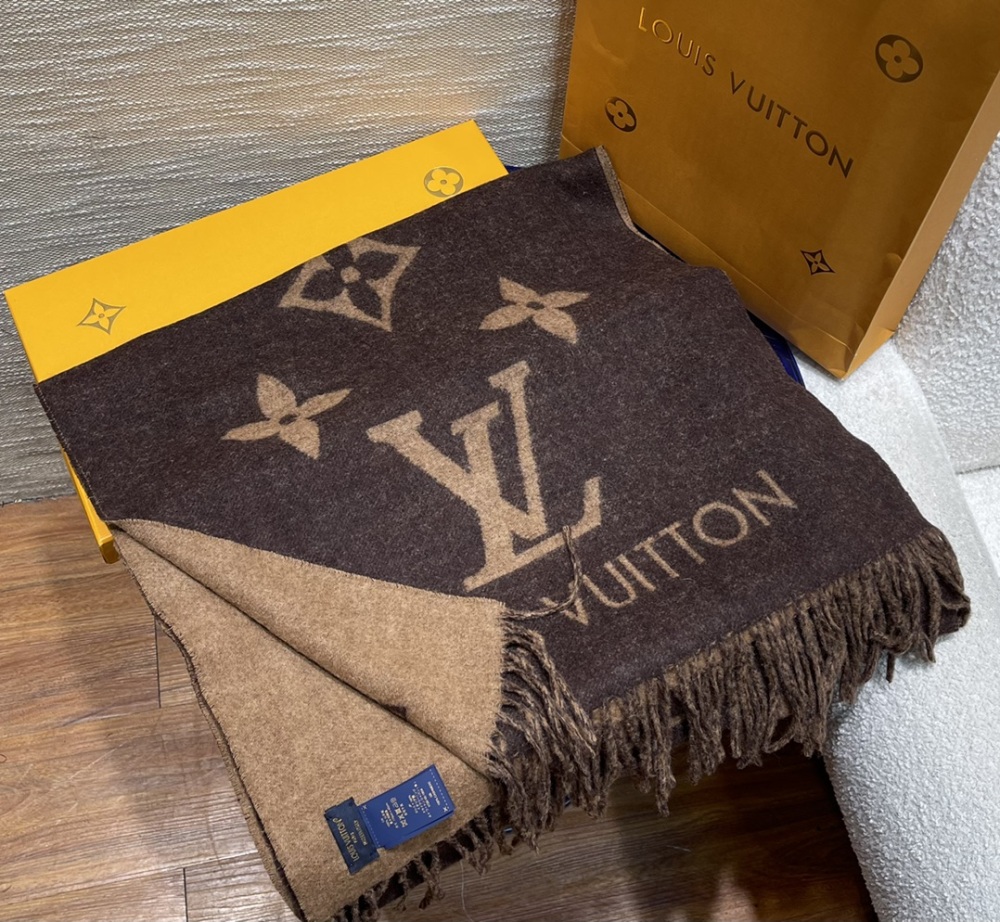 Louis Vuitton scarf