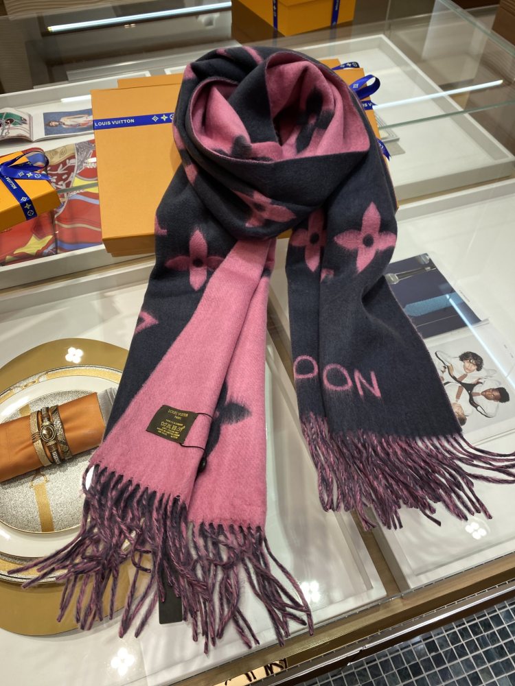Louis Vuitton scarf