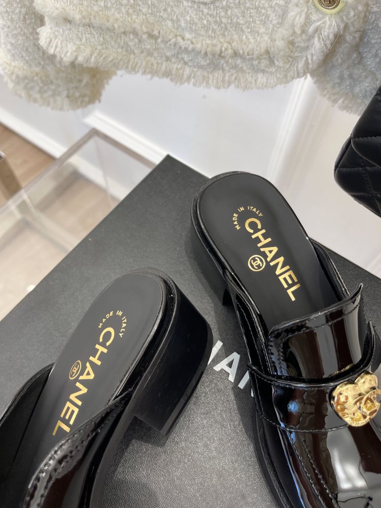 Chanel 23C new rhombus pattern chunky heel loafers slippers