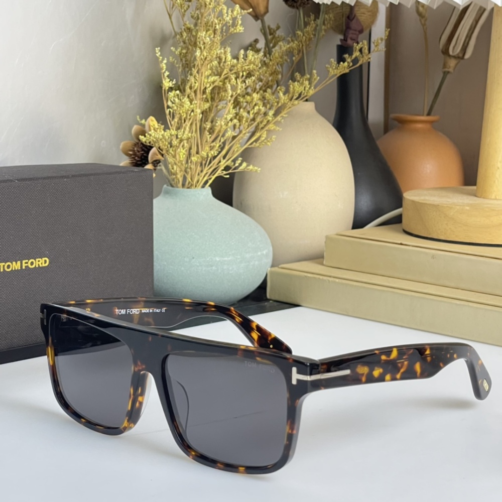 TOM FORD Sunglasses