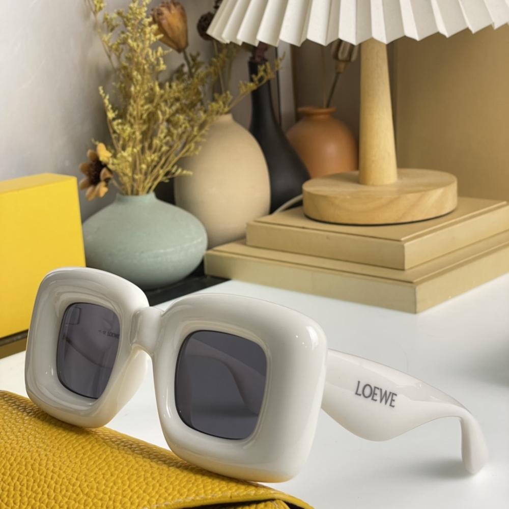 LOEWE Sunglasses