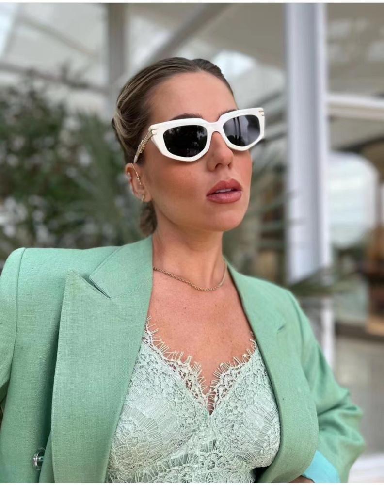 MIUMIU Sunglasses