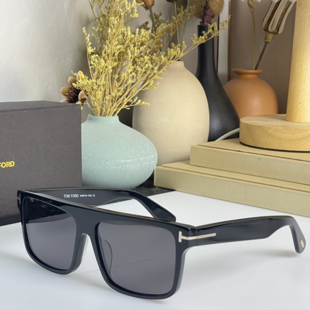 TOM FORD Sunglasses
