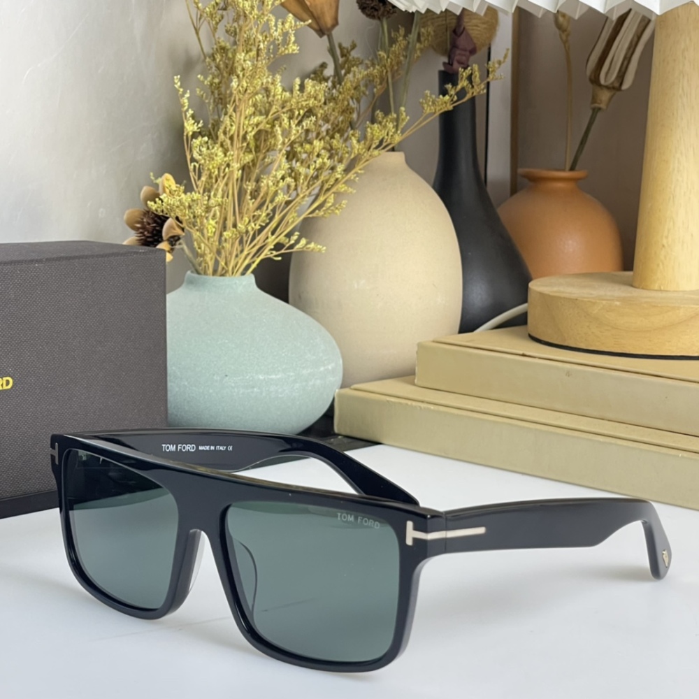 TOM FORD Sunglasses