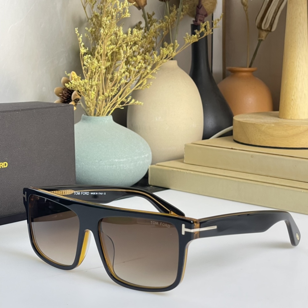 TOM FORD Sunglasses