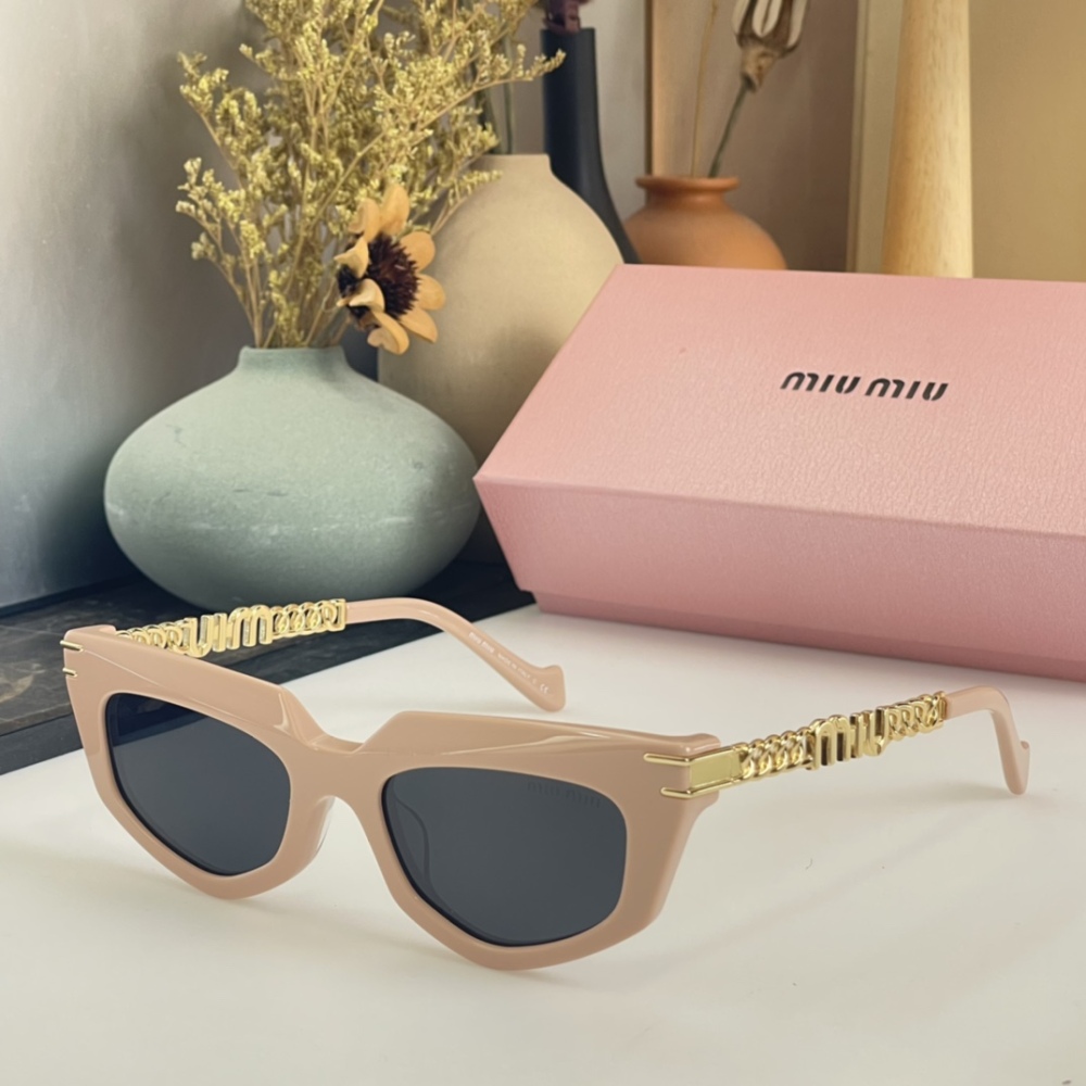 MIUMIU Sunglasses