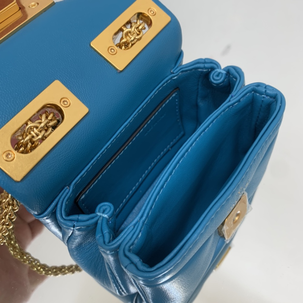 VALENTINO Garavani ONE STUD 0020 Mirror Boutique
