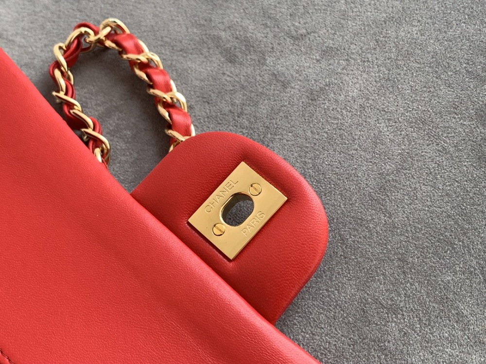 Chanel 22p ClassicFlap CF sheepskin MM Mirror Boutique