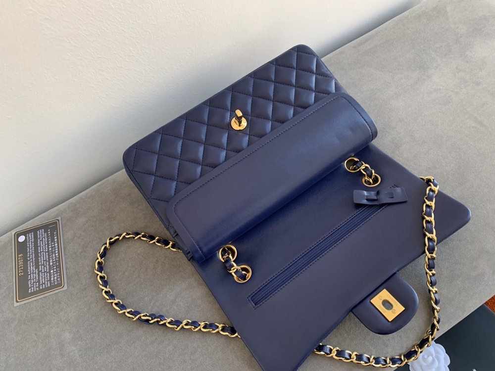 Chanel 22p ClassicFlap CF sheepskin MM Mirror Boutique