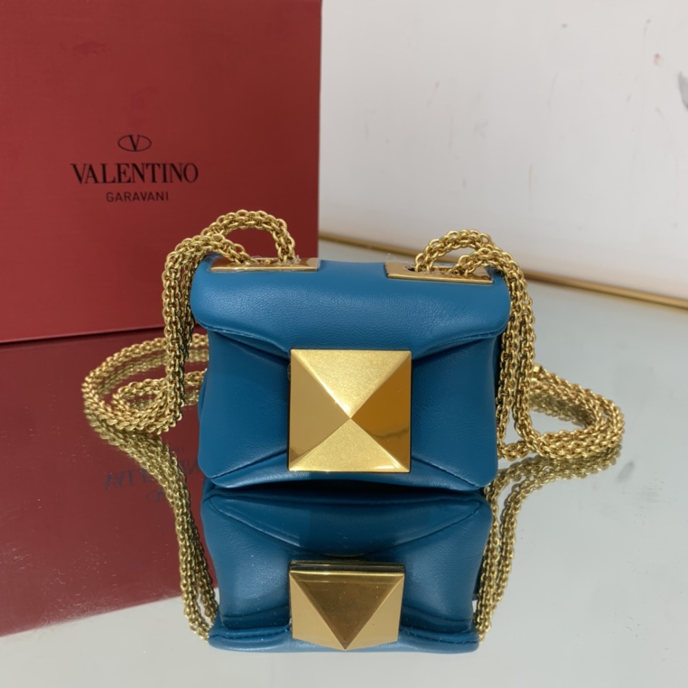 VALENTINO Garavani ONE STUD 0020 Mirror Boutique
