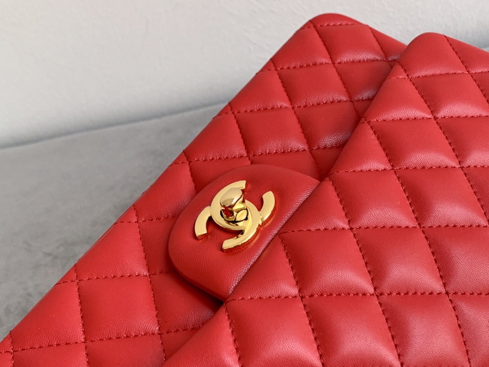 Chanel 22p ClassicFlap CF sheepskin MM Mirror Boutique