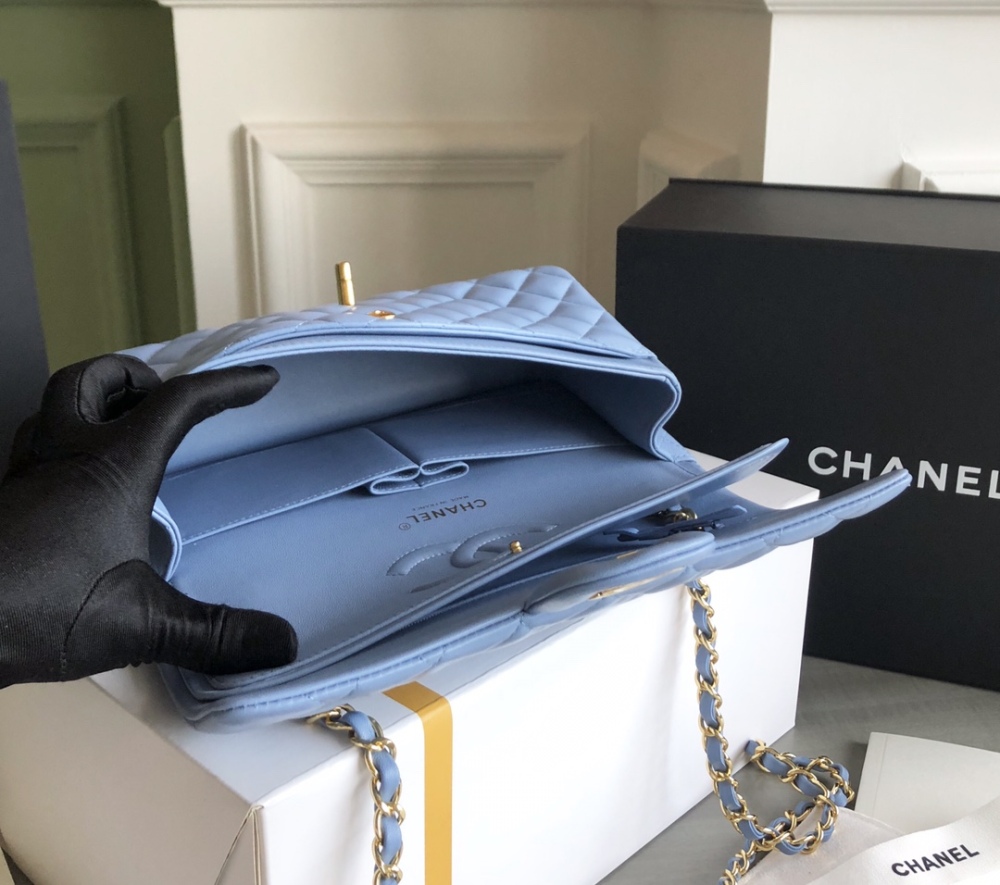 Chanel 22p ClassicFlap CF sheepskin MM Mirror Boutique