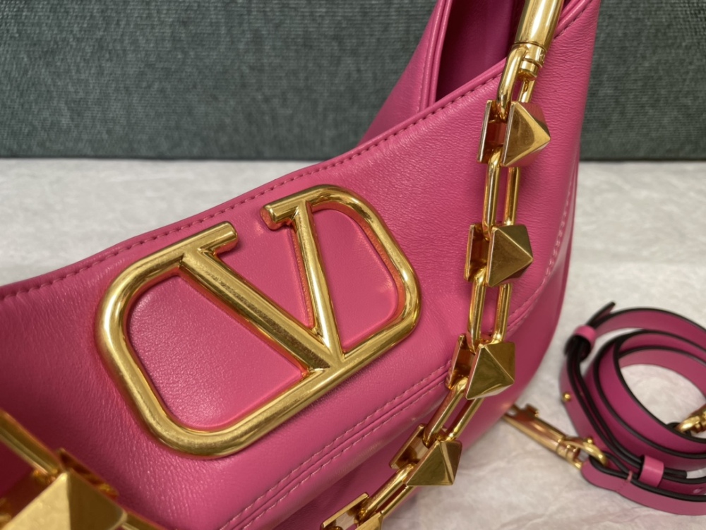 VALENTINO GaravaniStudSign hobo 0570 Mirror Boutique