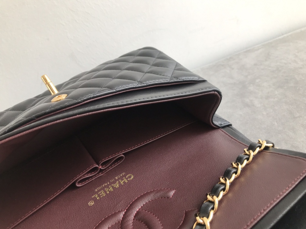 Chanel 22p ClassicFlap CF sheepskin MM Mirror Boutique