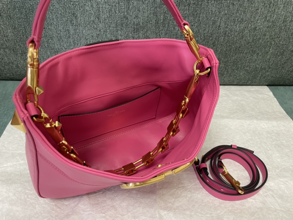 VALENTINO GaravaniStudSign hobo 0570 Mirror Boutique