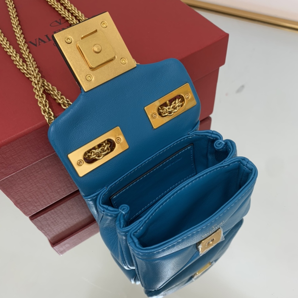 VALENTINO Garavani ONE STUD 0020 Mirror Boutique