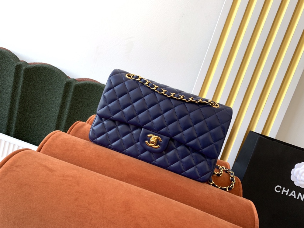 Chanel 22p ClassicFlap CF sheepskin MM Mirror Boutique