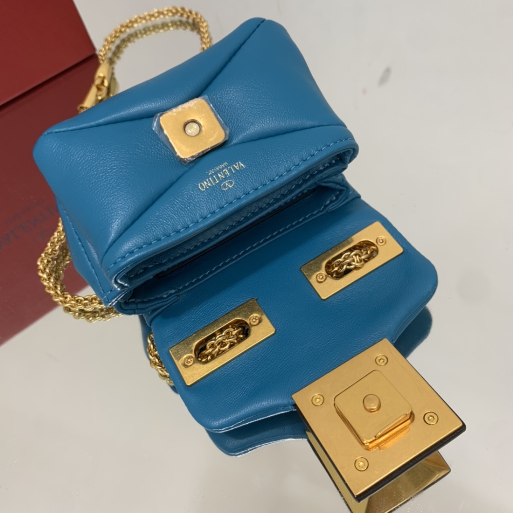 VALENTINO Garavani ONE STUD 0020 Mirror Boutique