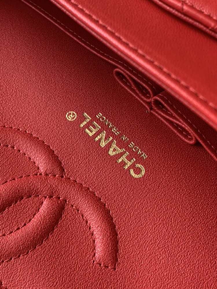 Chanel 22p ClassicFlap CF sheepskin MM Mirror Boutique