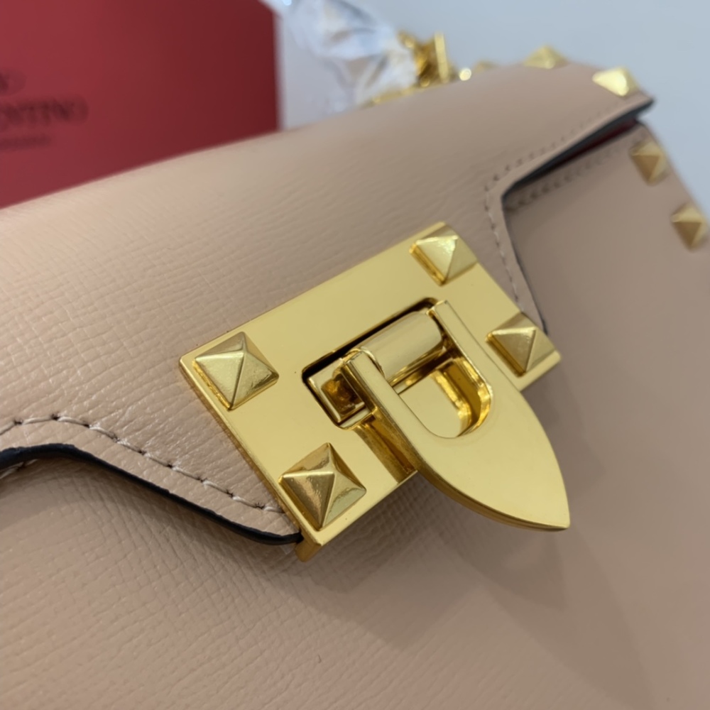 VALENTINO Garavani Rockstud Alcove 7100 Mirror Boutique