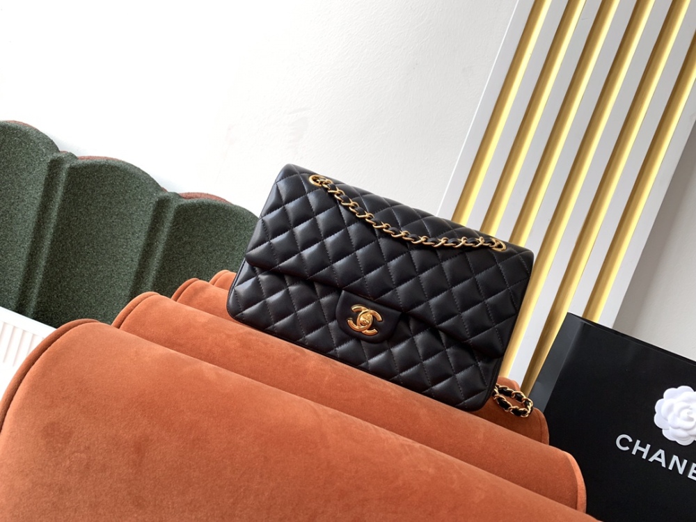 Chanel 22p ClassicFlap CF sheepskin MM Mirror Boutique