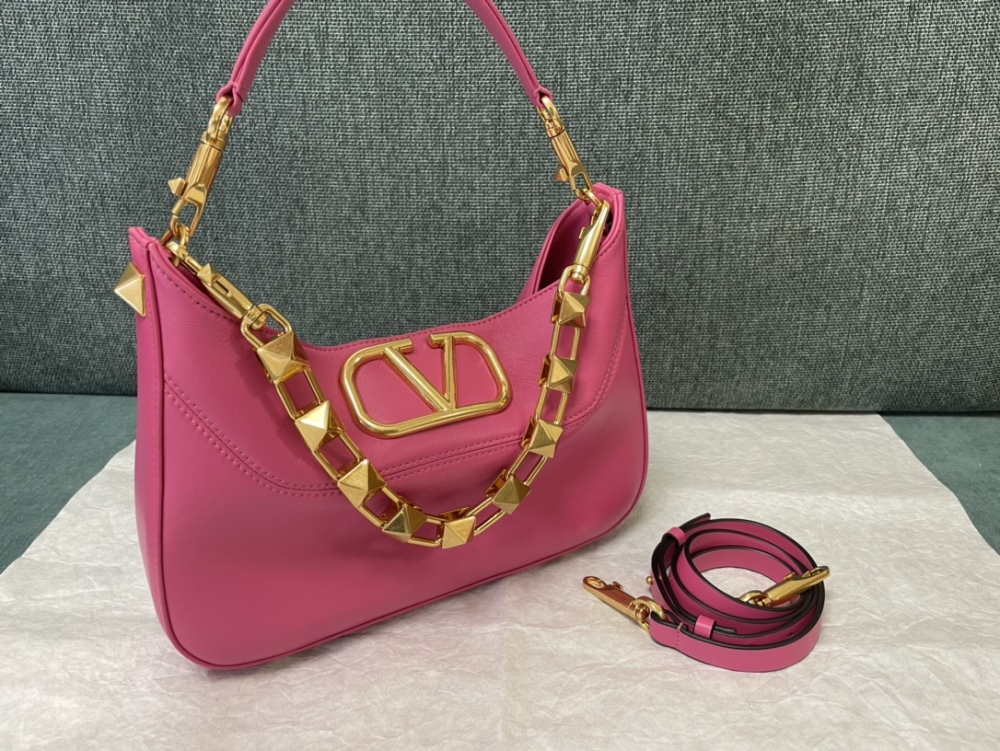 VALENTINO GaravaniStudSign hobo 0570 Mirror Boutique