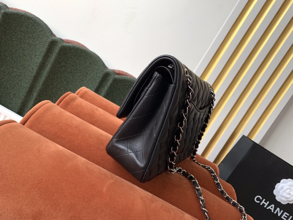 Chanel 22p ClassicFlap CF sheepskin MM Mirror Boutique