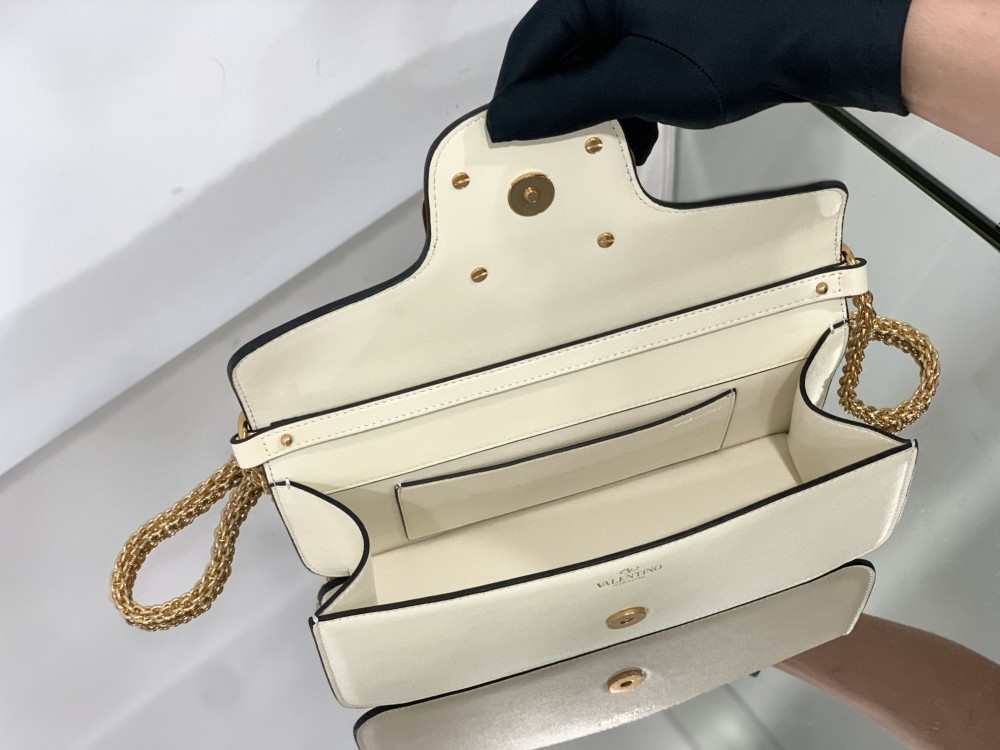VALENTINO  Loco baguette 1133 Mirror Boutique